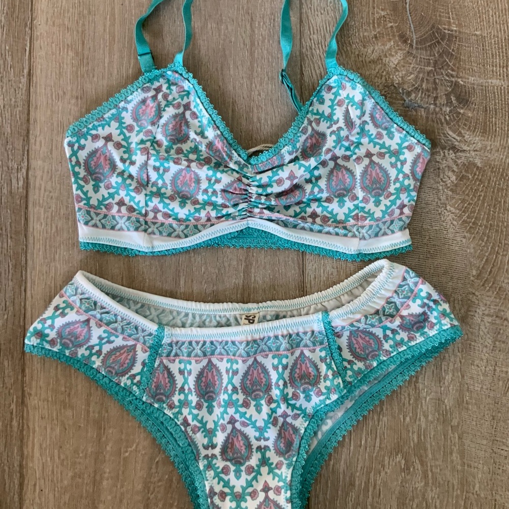 Spell NWT Oracle Sage Intimates Set XS/S